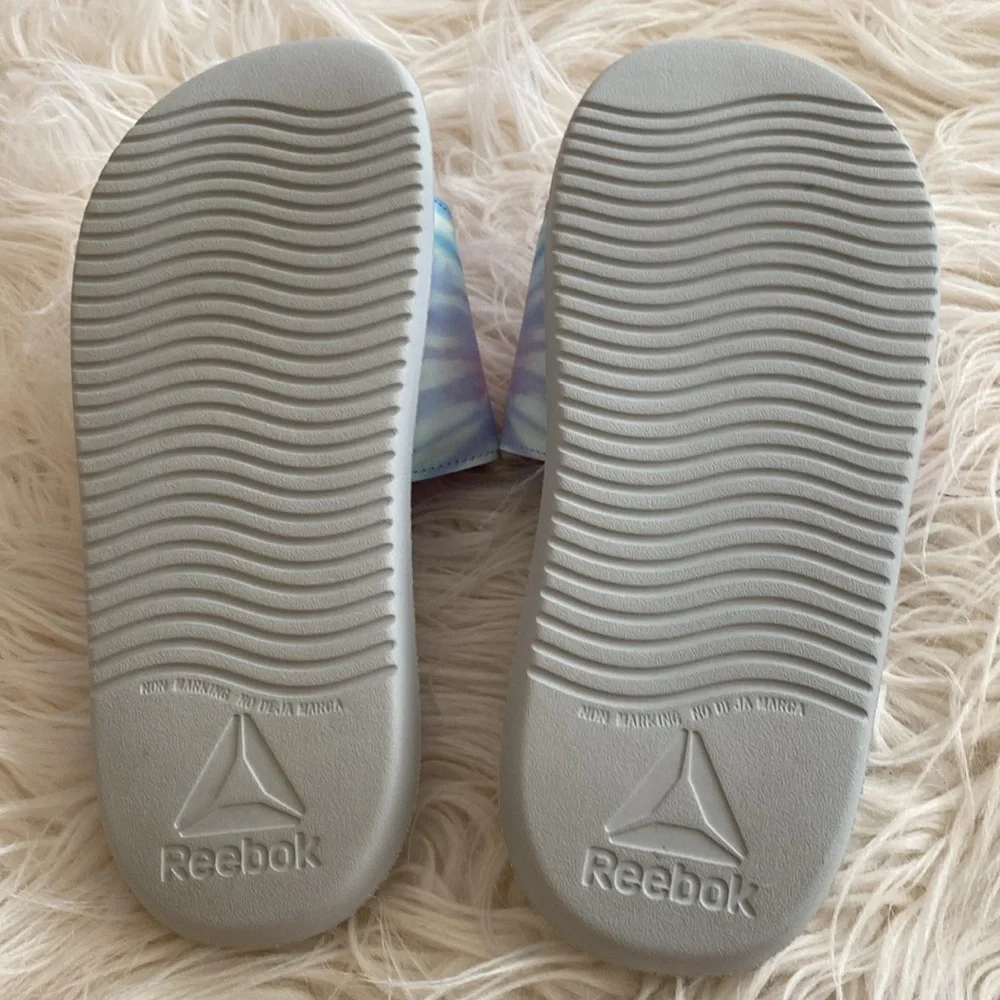 REEBOK women slip on shoes - Picture 6 of 9